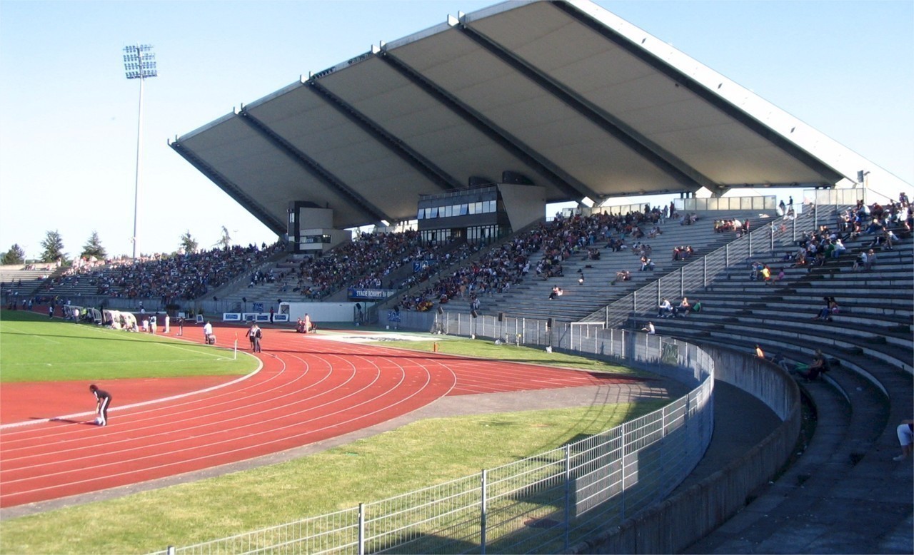 EVRY-BONDOUFLE - Stade Robert BOBIN